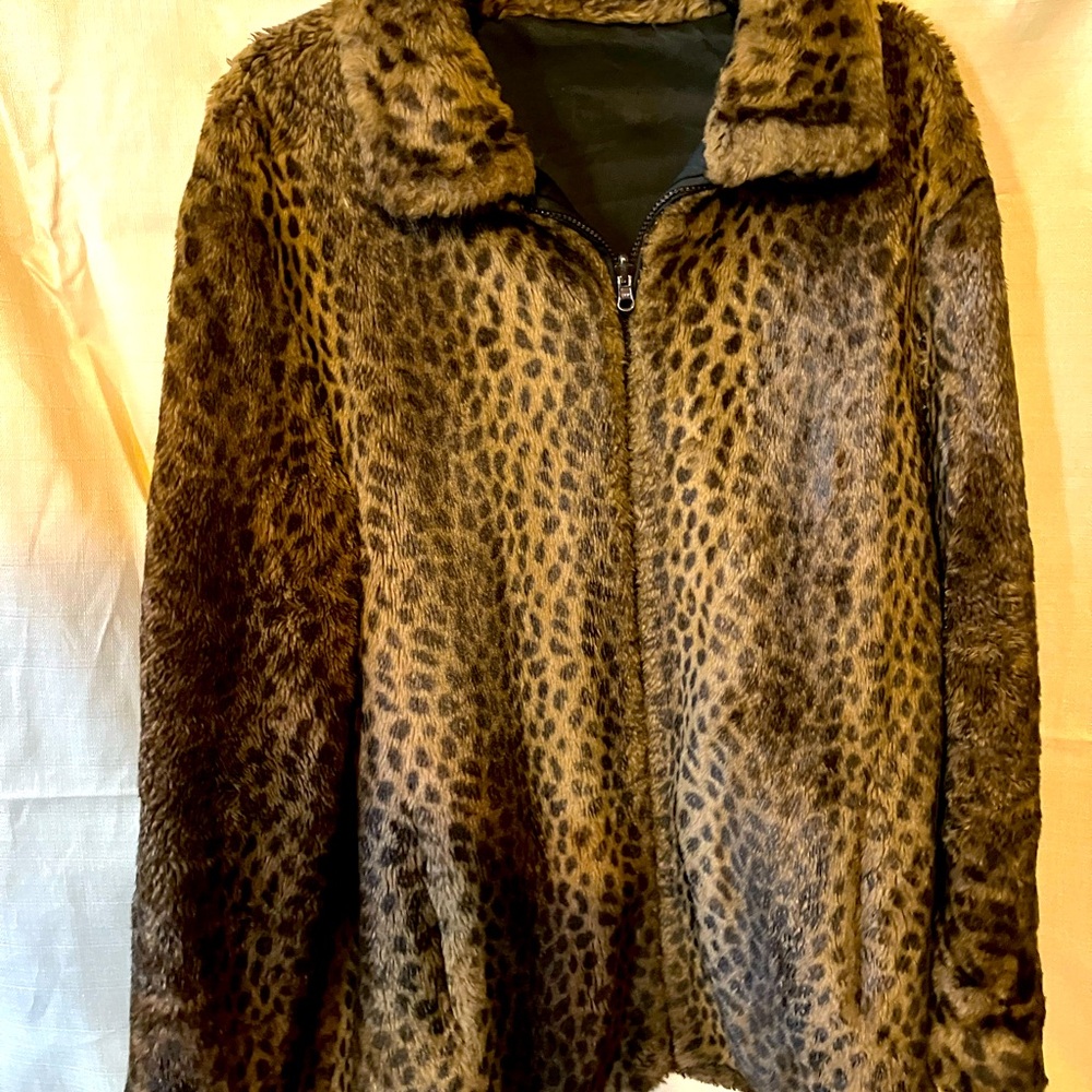 Faux fur jacket, well made, feels real